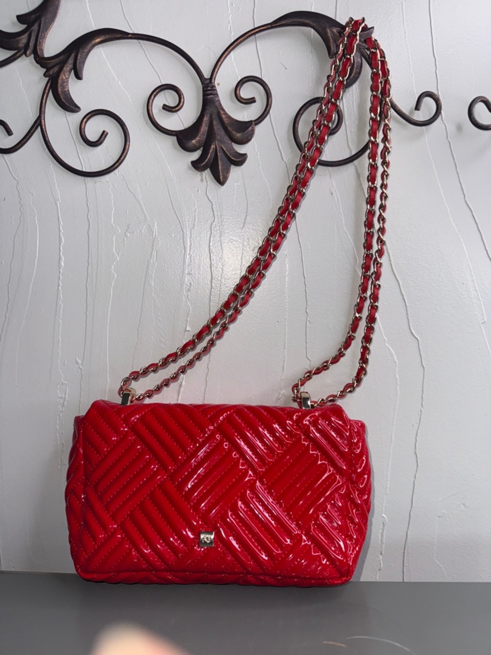 Purification Garcia Glossy Red Quilted Patent Shoulder Bag with Chain Strap - Picture 3 of 10